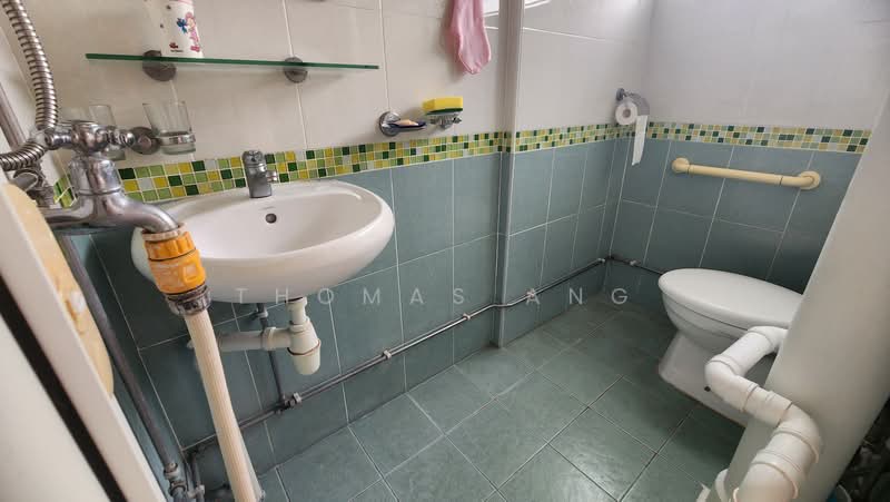 620 Bedok Reservoir Road, 620 Bedok Reservoir Road, 1 Bedroom, 484 sqft, HDB Flat For Sale, by Thomas Ang, 500173777 - Bathroom - PropertyGuru.com.sg