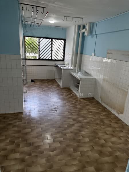 304 Hougang Avenue 5, 304 Hougang Avenue 5, 2 Bedrooms, 796 sqft, HDB Flat For Sale, by Jen Tong, 500173783 - Kitchen - PropertyGuru.com.sg