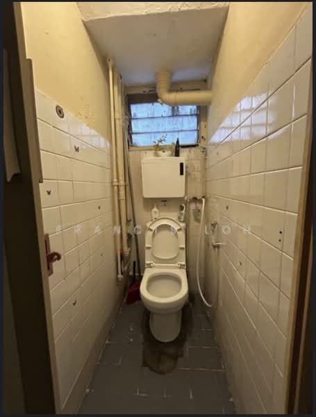 1 Lorong 7 Toa Payoh, 1 Lorong 7 Toa Payoh, Room Rental, 80 sqft, HDB Flat For Rent, by Francis Loh, 500173785 - Bathroom - PropertyGuru.com.sg