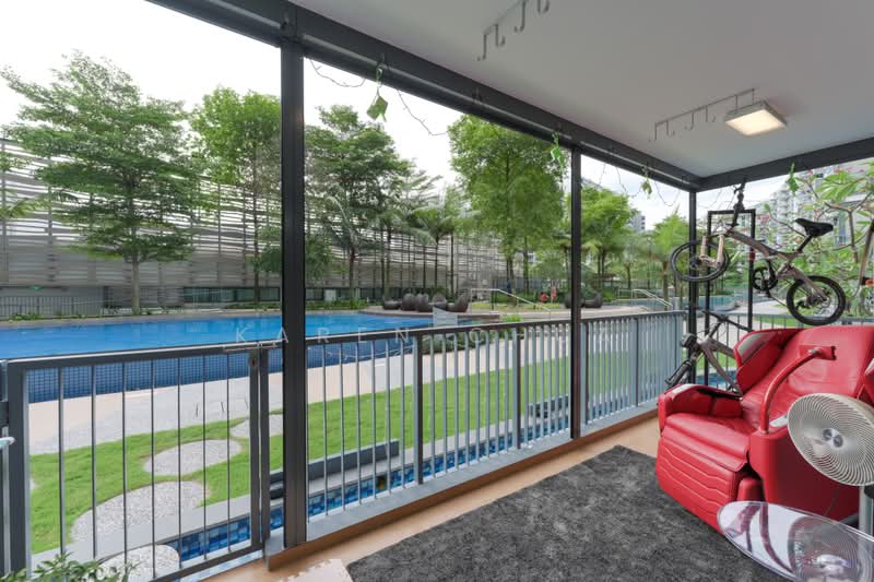 Kingsford Waterbay, 68 Upper Serangoon View, 3 Bedrooms, 1,023 sqft, Condominium For Sale, by Karen Chua, 500173797 - Balcony - PropertyGuru.com.sg