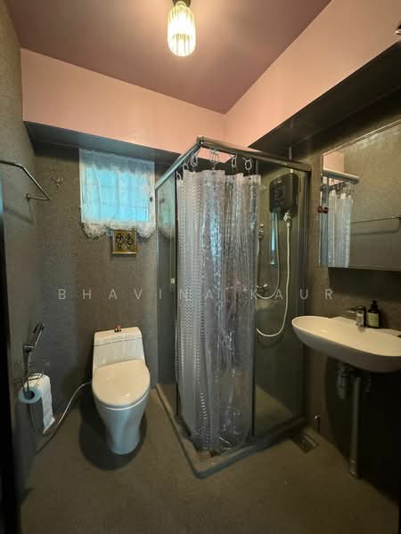 604A Punggol Road, 604A Punggol Road, 3 Bedrooms, 1,001 sqft, HDB Flat For Sale, by Bhavina Kaur, 500173800 - Bathroom - PropertyGuru.com.sg