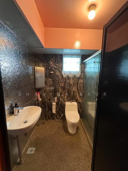 604A Punggol Road, 604A Punggol Road, 3 Bedrooms, 1,001 sqft, HDB Flat For Sale, by Bhavina Kaur, 500173800 - Bathroom - PropertyGuru.com.sg