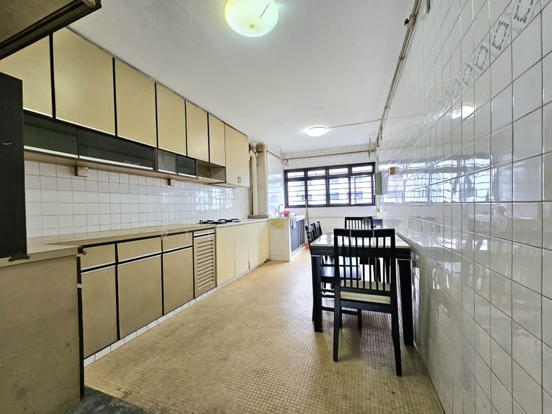 307 Clementi Avenue 4, 307 Clementi Avenue 4, 2 Bedrooms, 883 sqft, HDB Flat For Sale, by Ritchie Li, 500173819 - Kitchen - PropertyGuru.com.sg