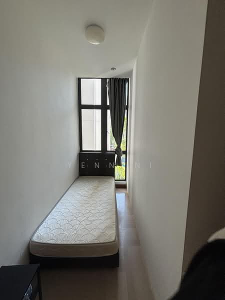 East Meadows, 30 Tanah Merah Kechil Road, Room Rental, 180 sqft, Condominium For Rent, by Yenn Ni, 500173826 - PropertyGuru.com.sg