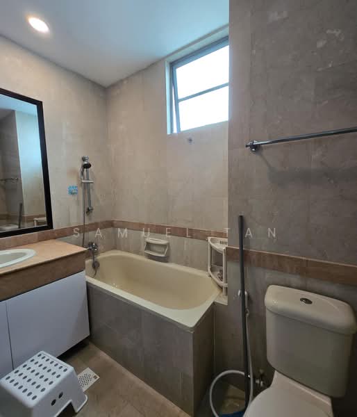 Tanglin Regency, 383 Tanglin Road, Room Rental, 180 sqft, Condominium For Rent, by Samuel Tan, 500173828 - MBR5 - Master Bedroom Toilet 2 - PropertyGuru.com.sg