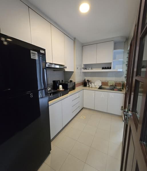 Tanglin Regency, 383 Tanglin Road, Room Rental, 180 sqft, Condominium For Rent, by Samuel Tan, 500173828 - Kitchen - PropertyGuru.com.sg