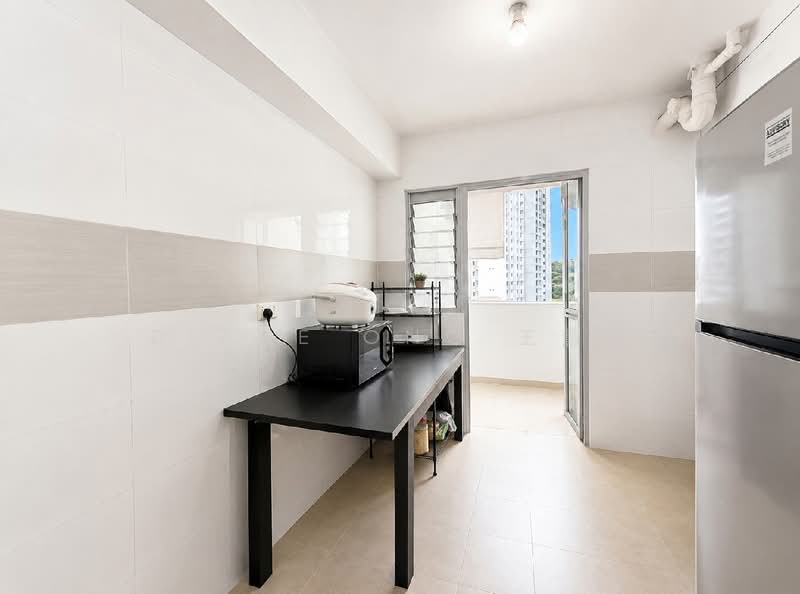 812A Choa Chu Kang Avenue 7, 812A Choa Chu Kang Avenue 7, 3 Bedrooms, 1,001 sqft, HDB Flat For Sale, by Diane Ong 王慧芳, 500173831 - PropertyGuru.com.sg