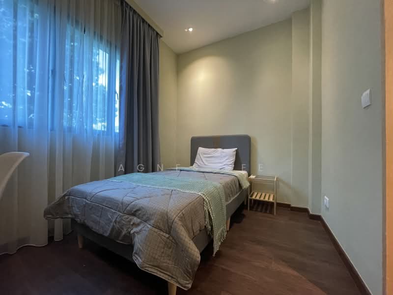 Eng Hoon Mansions, 17 Eng Hoon Street, Room Rental, 120 sqft, Apartment For Rent, by Agnes Lee, 500173847 - Bedroom - PropertyGuru.com.sg