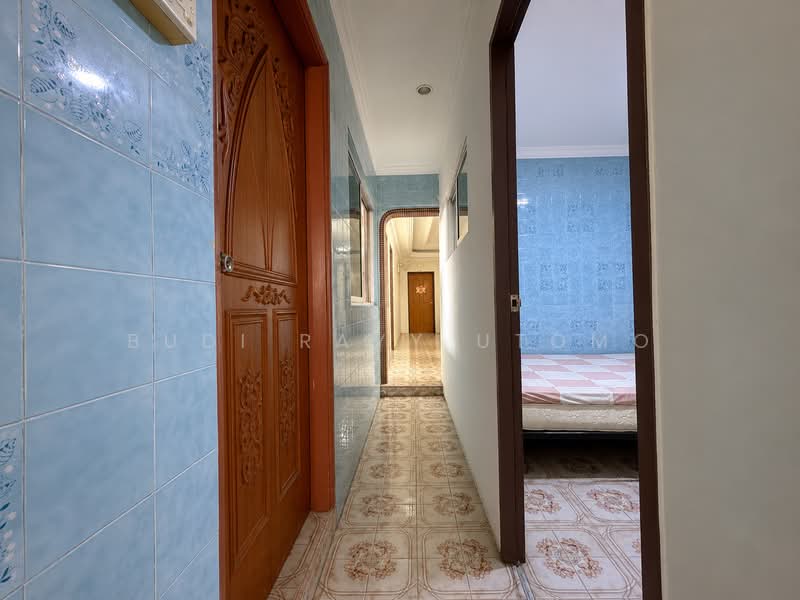 43A Lorong 20 Geylang, Lorong 20 Geylang, 4 Bedrooms, 1,162 sqft, Walk-up Apartment For Sale, by Budi Rayy Utomo, 500173855 - Corridor - PropertyGuru.com.sg