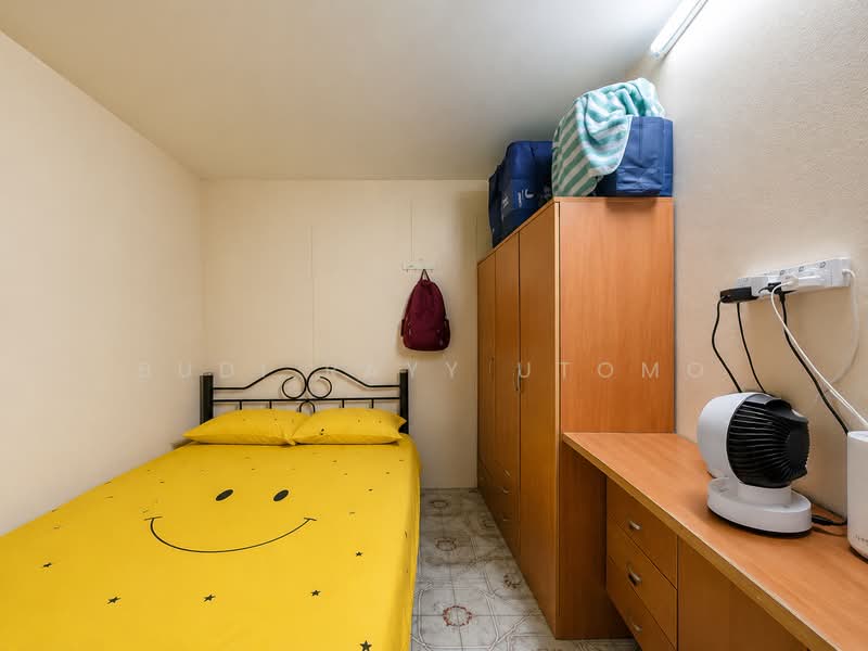 43A Lorong 20 Geylang, Lorong 20 Geylang, 4 Bedrooms, 1,162 sqft, Walk-up Apartment For Sale, by Budi Rayy Utomo, 500173855 - Bedroom - PropertyGuru.com.sg