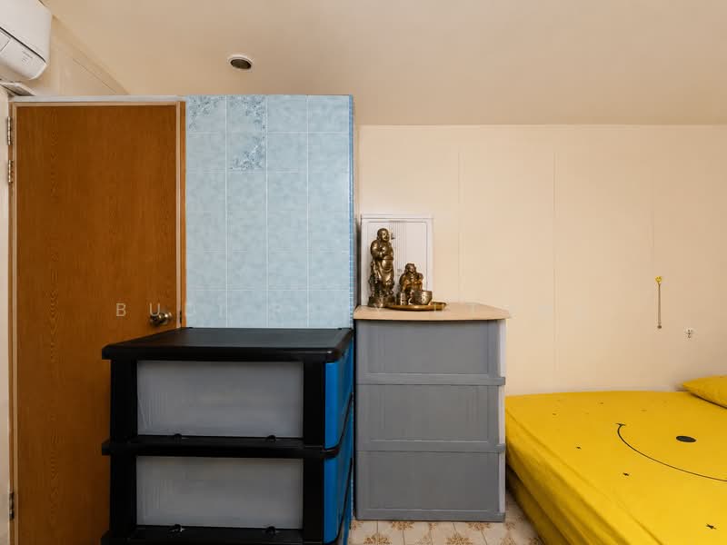 43A Lorong 20 Geylang, Lorong 20 Geylang, 4 Bedrooms, 1,162 sqft, Walk-up Apartment For Sale, by Budi Rayy Utomo, 500173855 - Bedroom - PropertyGuru.com.sg