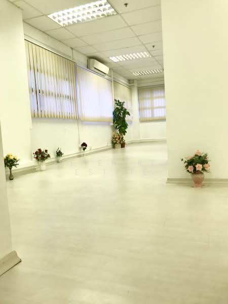 Genting Building, 83 Genting Lane, 1,360 sqft, Light Industrial (B1) For Rent, by DOEVEN REAL ESTATE, 500173868 - Interior - CommercialGuru.com.sg