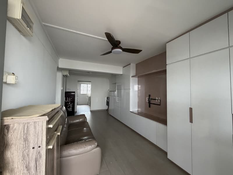 67 Marine Drive, 67 Marine Drive, 3 Bedrooms, 700 sqft, HDB Flat For Rent, by Justine Heng, 500173877 - Living Room - PropertyGuru.com.sg
