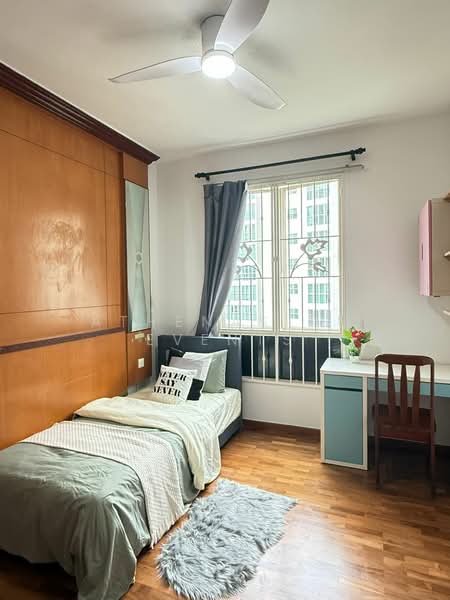 Yishun Emerald, 20 Canberra Drive, Room Rental, 120 sqft, Condominium For Rent, by The Hive Co-living, 500173879 - Bedroom - PropertyGuru.com.sg