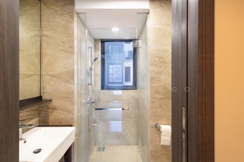 Within 1km of Holy Innocent & Newly Renovated, , 3 Bedrooms, 1,109 sqft, Condominium For Sale, by Matthew Kengo Iwami 贤悟, 500173881 - Bathroom - PropertyGuru.com.sg