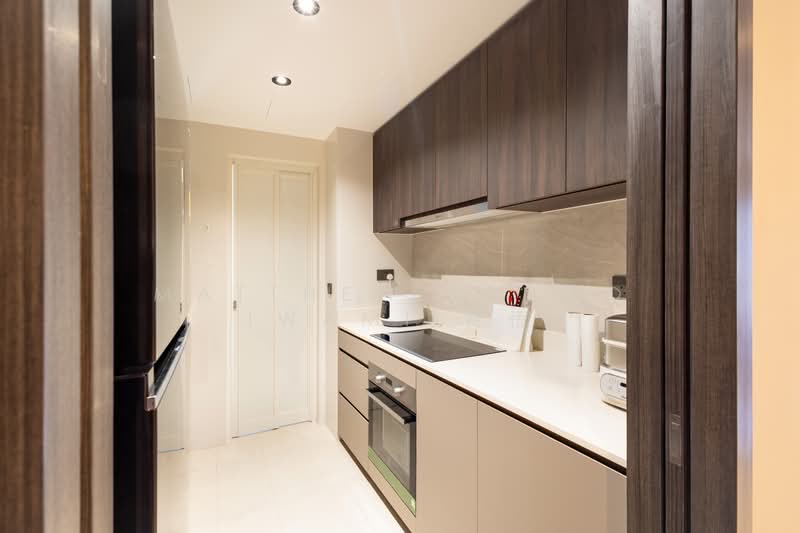 Within 1km of Holy Innocent & Newly Renovated, , 3 Bedrooms, 1,109 sqft, Condominium For Sale, by Matthew Kengo Iwami 贤悟, 500173881 - Kitchen - PropertyGuru.com.sg