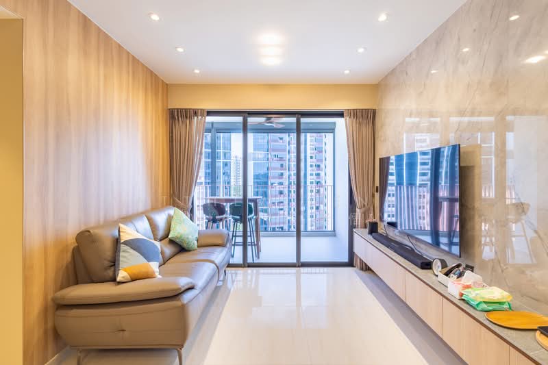 Within 1km of Holy Innocent & Newly Renovated, , 3 Bedrooms, 1,109 sqft, Condominium For Sale, by Matthew Kengo Iwami 贤悟, 500173881 - Living Room - PropertyGuru.com.sg