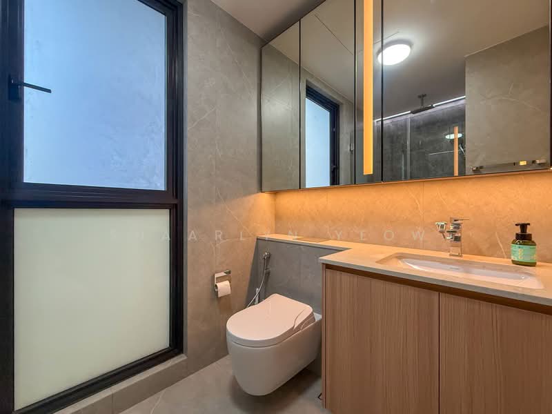 Peak Residence, 333 Thomson Road, 1 Bedroom, 560 sqft, Condominium For Sale, by Shaarlyn Yeow, 500173882 - Bathroom - PropertyGuru.com.sg