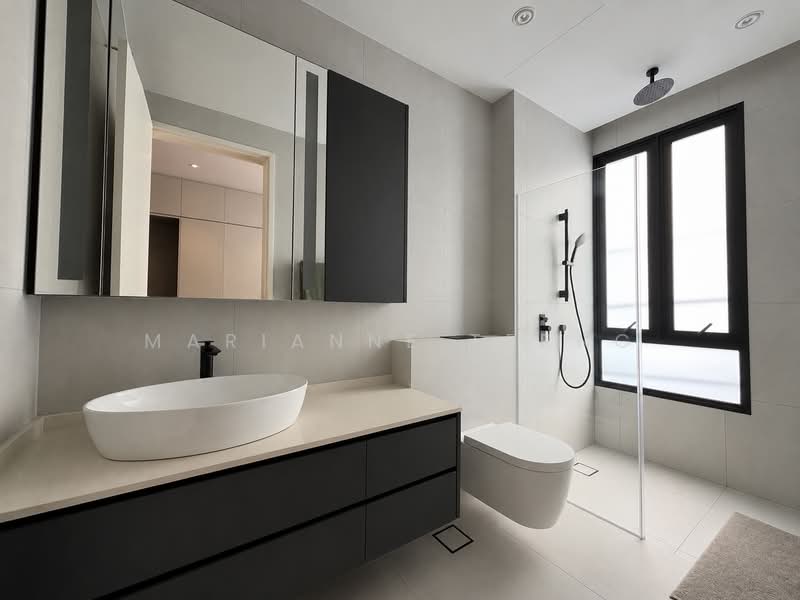 Serangoon Garden Estate, Braemar Drive, 5 Bedrooms, 4,200 sqft, Terraced House For Rent, by Marianne Terng, 500173898 - Bathroom 2 - PropertyGuru.com.sg