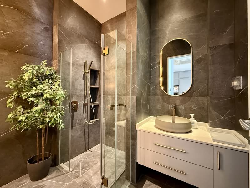 Serangoon Garden Estate, Braemar Drive, 5 Bedrooms, 4,200 sqft, Terraced House For Rent, by Marianne Terng, 500173898 - Bathroom 5 - PropertyGuru.com.sg