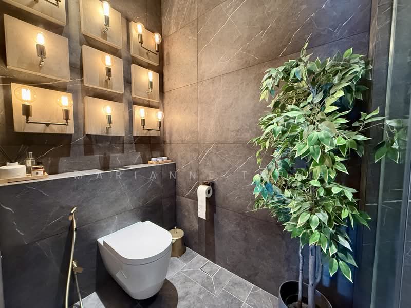 Serangoon Garden Estate, Braemar Drive, 5 Bedrooms, 4,200 sqft, Terraced House For Rent, by Marianne Terng, 500173898 - Bathroom 5 - PropertyGuru.com.sg