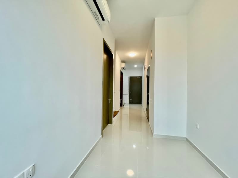 Sycamore Tree, 2 Fowlie Road, 3 Bedrooms, 850 sqft, Apartment For Rent, by Jeannette Chew, 500173904 - Corridor - PropertyGuru.com.sg