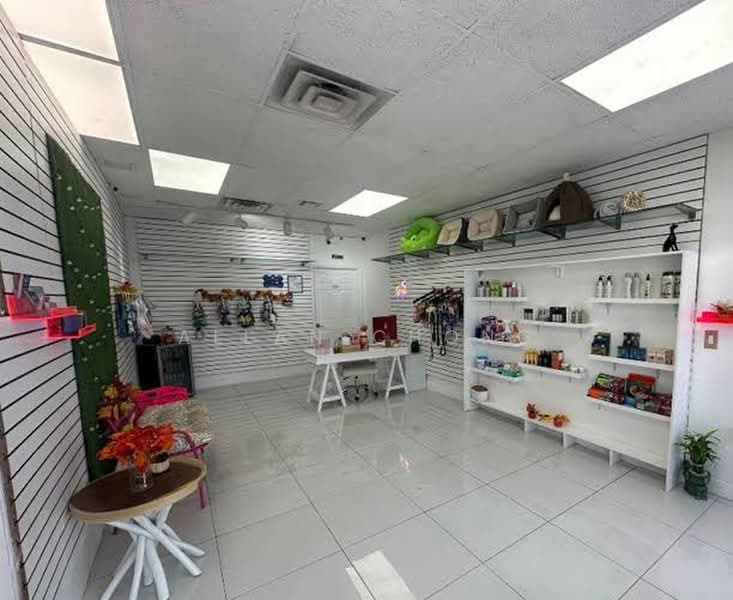 The Glades, 20 Bedok Rise, 516 sqft, Other Retail For Rent, by Allan Chong, 500173918 - Interior - CommercialGuru.com.sg