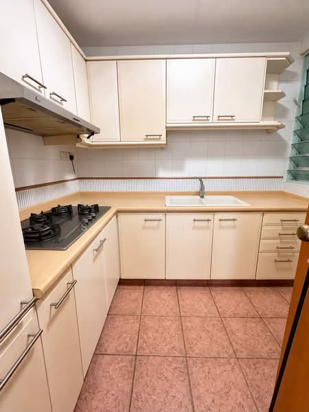 Guilin View, 26 Bukit Batok Street 52, 2 Bedrooms, 861 sqft, Condominium For Sale, by Sam Chin, 500173935 - Kitchen - PropertyGuru.com.sg