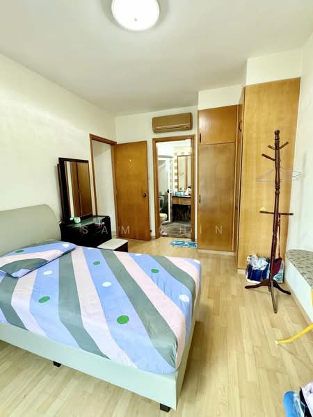 Guilin View, 26 Bukit Batok Street 52, 2 Bedrooms, 861 sqft, Condominium For Sale, by Sam Chin, 500173935 - Bedroom - PropertyGuru.com.sg