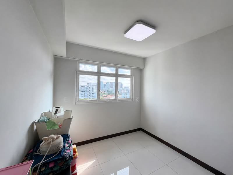 78 Lorong Limau, 78 Lorong Limau, 3 Bedrooms, 1,001 sqft, HDB Flat For Sale, by Eunice Koh, 500173947 - Bedroom - PropertyGuru.com.sg