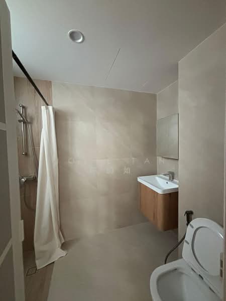 Castle Green, 481 Yio Chu Kang Road, Room Rental, 250 sqft, Condominium For Rent, by Jolie Tan 陈韵如, 500173954 - Bathroom - PropertyGuru.com.sg
