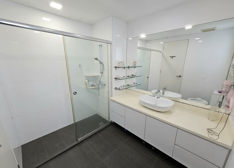 The Rivervale, 1 Rivervale Link, 3 Bedrooms, 1,259 sqft, Condominium For Sale, by Ray Liu 刘丰瑞, 500173973 - Bathroom - PropertyGuru.com.sg
