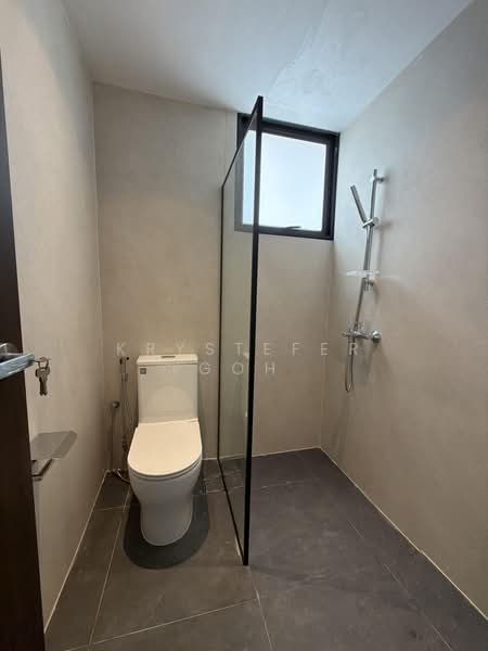 Parc Oasis, 39 Jurong East Avenue 1, 1 Bedroom, 340 sqft, Condominium For Rent, by Krystefer Goh, 500173975 - Bathroom - PropertyGuru.com.sg