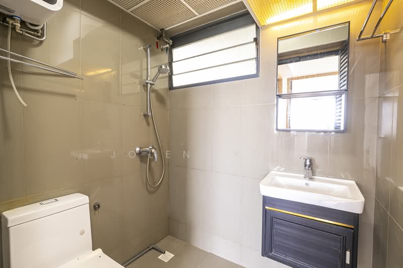 308A Punggol Walk, 308A Punggol Walk, 2 Bedrooms, 721 sqft, HDB Flat For Sale, by Jolene Koh, 500173985 - Bathroom - PropertyGuru.com.sg