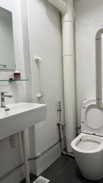 Common Rm @ Blk 272 Bishan ST 24, , Room Rental, 300 sqft, HDB Flat For Rent, by Raj T C, 500173992 - Bathroom - PropertyGuru.com.sg