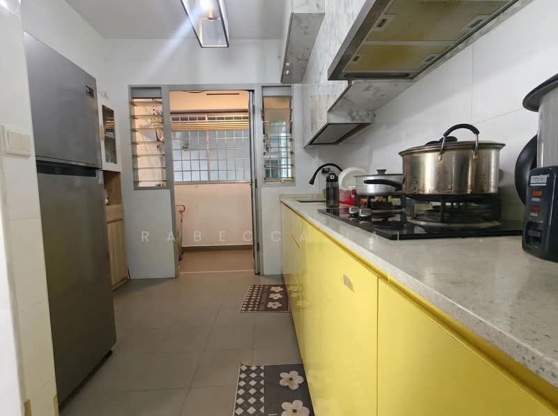117A Jalan Tenteram, 117A Jalan Tenteram, 2 Bedrooms, 721 sqft, HDB Flat For Sale, by Rabecca Lai, 500173993 - Kitchen - PropertyGuru.com.sg