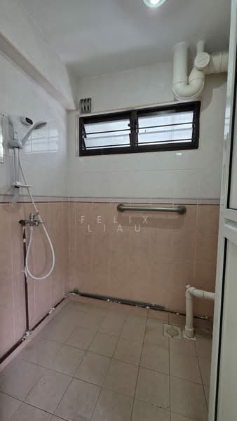 5 Marine Terrace, 5 Marine Terrace, 2 Bedrooms, 700 sqft, HDB Flat For Sale, by Felix Liau, 500173996 - Bathroom - PropertyGuru.com.sg