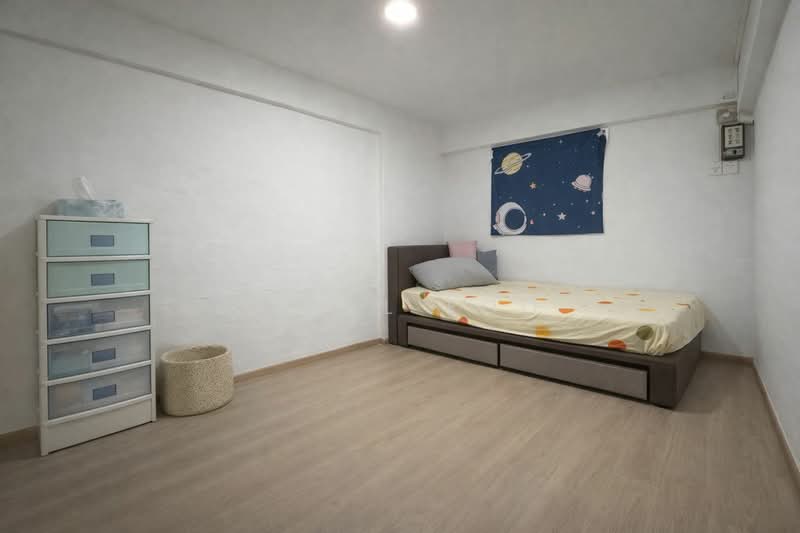 296 Tampines Street 22, 296 Tampines Street 22, 2 Bedrooms, 721 sqft, HDB Flat For Sale, by Jaryl Foo, 500174001 - Bedroom - PropertyGuru.com.sg