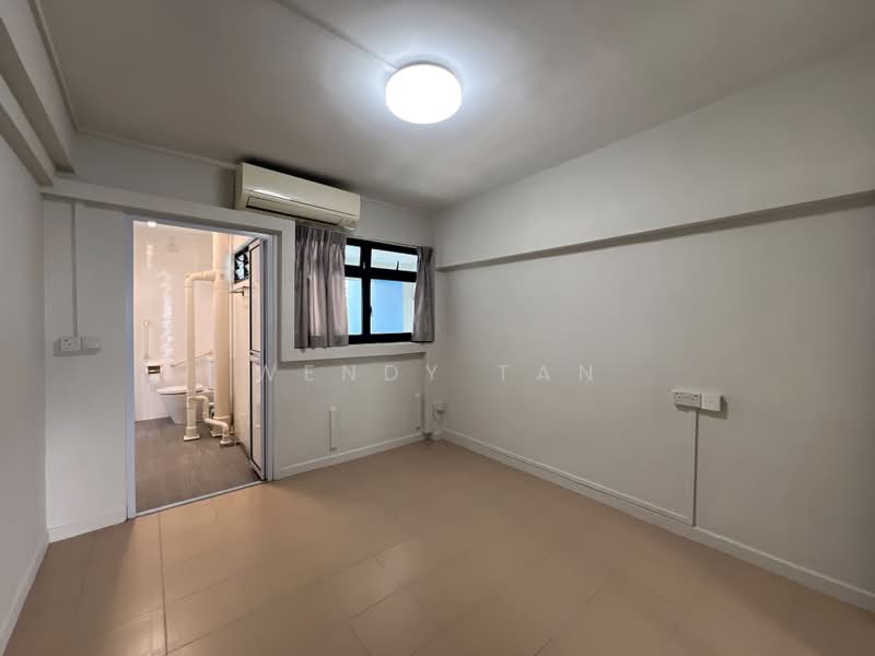 5 Telok Blangah Crescent, 5 Telok Blangah Crescent, 2 Bedrooms, 710 sqft, HDB Flat For Sale, by Wendy Tan, 500174005 - Bathroom - PropertyGuru.com.sg