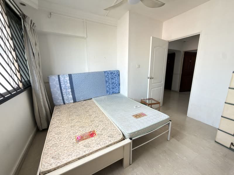295 Choa Chu Kang Avenue 2, 295 Choa Chu Kang Avenue 2, 5 Bedrooms, 1,216 sqft, HDB Flat For Sale, by Sam Lim, 500174025 - Bedroom - PropertyGuru.com.sg