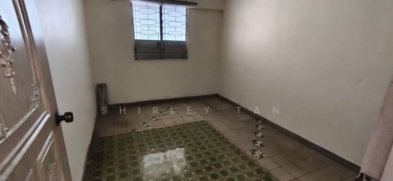 542 Ang Mo Kio Avenue 10, 542 Ang Mo Kio Avenue 10, 2 Bedrooms, 732 sqft, HDB Flat For Sale, by Shirley Tan, 500174026 - Common bedroom current - PropertyGuru.com.sg