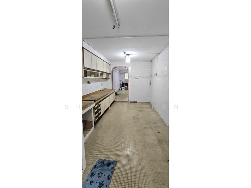 542 Ang Mo Kio Avenue 10, 542 Ang Mo Kio Avenue 10, 2 Bedrooms, 732 sqft, HDB Flat For Sale, by Shirley Tan, 500174026 - Kitchen current - PropertyGuru.com.sg
