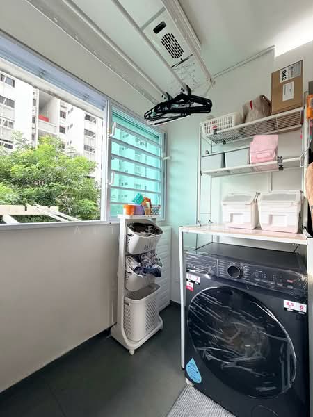 146 Bukit Batok West Avenue 6, 146 Bukit Batok West Avenue 6, 3 Bedrooms, 883 sqft, HDB Flat For Sale, by Alice Goh, 500174027 - Balcony - PropertyGuru.com.sg