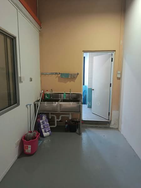Toh Guan Centre, 21 Toh Guan Road East, 1,100 sqft, Factory / Workshop (B2) For Rent, by Jem Yang, 500174028 - Interior - CommercialGuru.com.sg