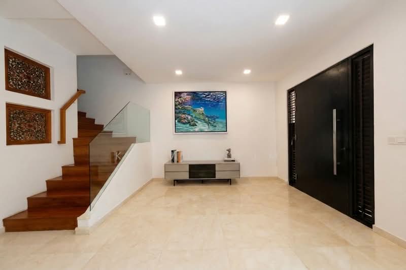 ⭐️Keris Estate⭐️ Walk to MRT ⭐️1,723 Sqft Home in D15 Established Landed Pocket, Tucked Within a Charming East Coast Landed Pocket. Away from main road., 5 Bedrooms, 2,900 sqft, Terraced House For Sale, by Kelvin Lim, 500174033 - Entrance - PropertyGuru.com.sg