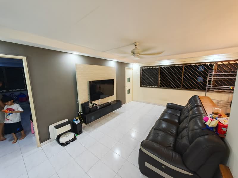 427 Choa Chu Kang Avenue 4, 427 Choa Chu Kang Avenue 4, 3 Bedrooms, 1,119 sqft, HDB Flat For Sale, by Glen Tay, 500174035 - Living Room - PropertyGuru.com.sg