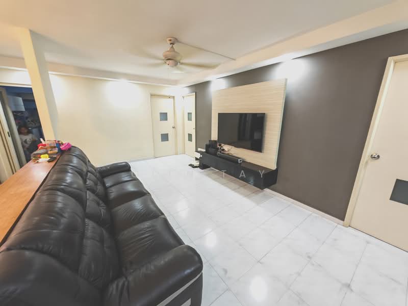 427 Choa Chu Kang Avenue 4, 427 Choa Chu Kang Avenue 4, 3 Bedrooms, 1,119 sqft, HDB Flat For Sale, by Glen Tay, 500174035 - Living Room - PropertyGuru.com.sg