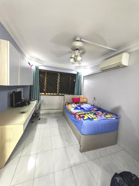 427 Choa Chu Kang Avenue 4, 427 Choa Chu Kang Avenue 4, 3 Bedrooms, 1,119 sqft, HDB Flat For Sale, by Glen Tay, 500174035 - Bedroom - PropertyGuru.com.sg