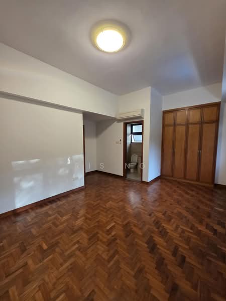 Banyan Villas, Lentor Plain, 5 Bedrooms, 3,300 sqft, Terraced House For Rent, by Ris Ng, 500174038 - Bathroom - PropertyGuru.com.sg