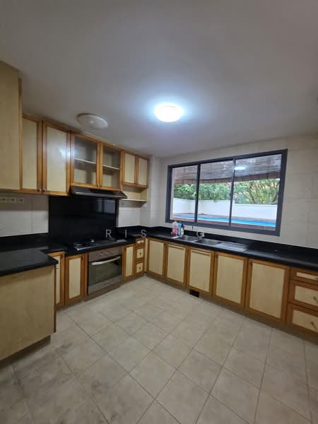 Banyan Villas, Lentor Plain, 5 Bedrooms, 3,300 sqft, Terraced House For Rent, by Ris Ng, 500174038 - Kitchen - PropertyGuru.com.sg